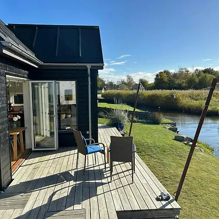 Newly Built Tiny House With River Views * Vedelshave