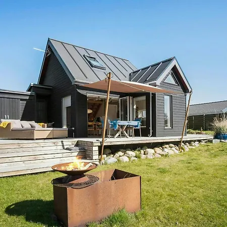 Сasa de vacaciones Newly Built Tiny House With River Views Brenderup