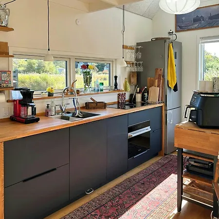 בית נופש Newly Built Tiny House With River Views Brenderup