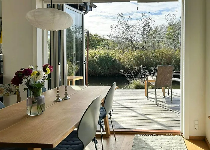 Newly Built Tiny House With River Views *