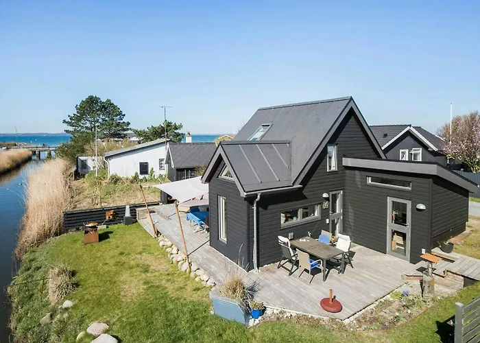 Newly Built Tiny House With River Views Сasa de vacaciones